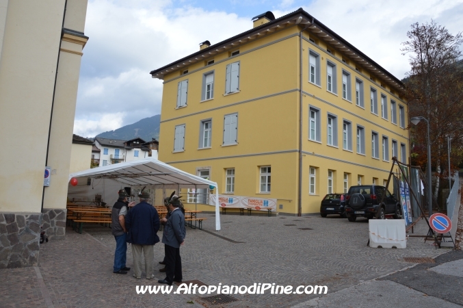 Al piano terra delle ex scuole la sede dell'associazione Faida Te 