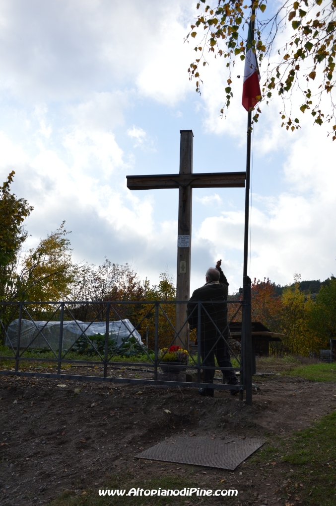 Benedizione della croce in onore dei caduti3