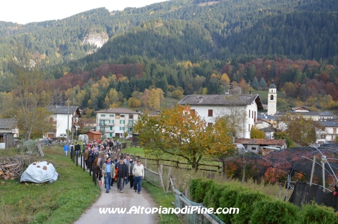 Corteo verso la croce