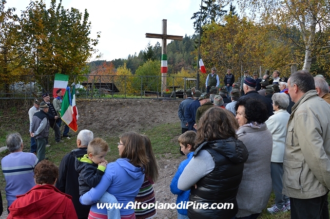 Benedizione della croce in onore dei caduti di Faida
