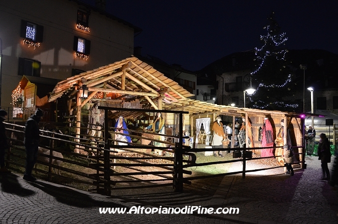 El paes dei Presepi 2013 - il grande presepe in Piazza San Rocco a Miola