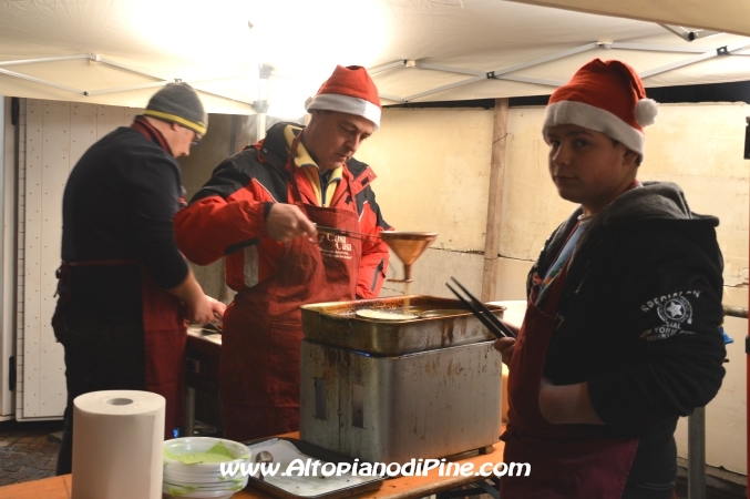 Straboi - Natale in Corso Roma a Baselga di Piné - Dicembre 2013