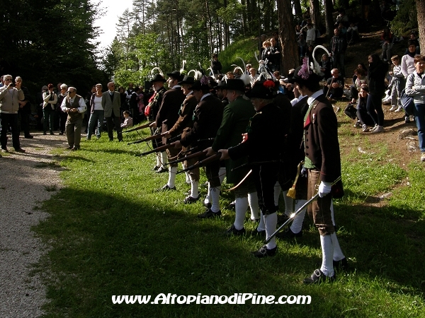 Festa patronale Madonna di Piné  2013 - sparo a salve in onore della Madonna da parte degli Schutzen