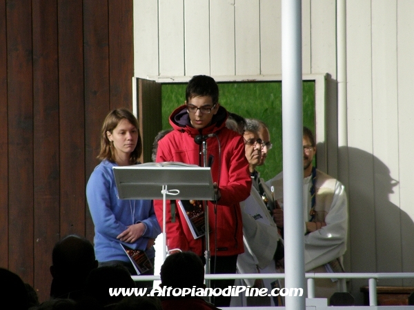 Pellegrinaggio Notturno Montagnaga - Trento 2013 - preghiere dei fedeli