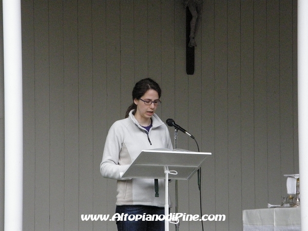 Pellegrinaggio Notturno Montagnaga - Trento 2013 - momenti di preghiera prima della S.Messa