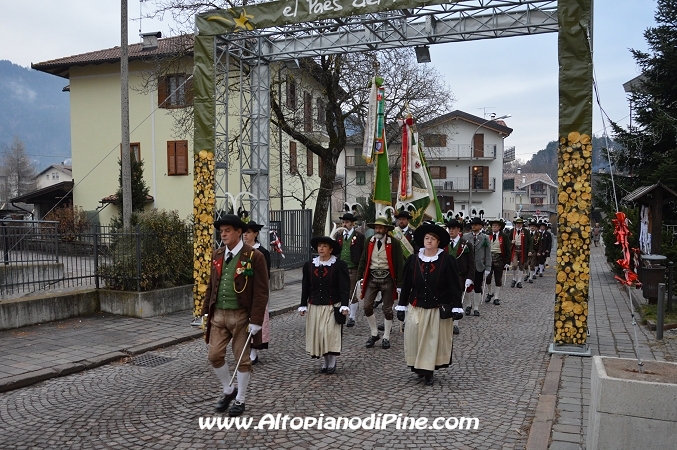 El paes dei Presepi 2013  - Schutzenkompanie Piné-Sover, Civezzano, Pergine e Caldonazzo in sfilata