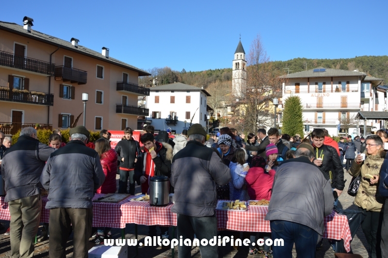 Rinfresco e un brindisi per scambiarsi gli auguri