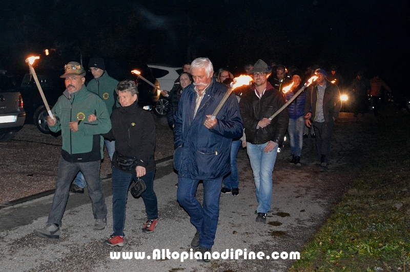 Fiaccolata in onore dei Caduti di tutte le guerre  2015 - Bedollo