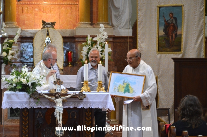 Processione di San Rocco 2015 a Miola - consegna dei doni a don Tullio Paris