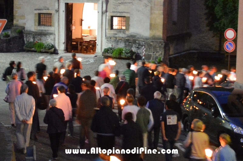 Rosario e processione con fiaccole in onore della patrona Santa Maria Assunta
