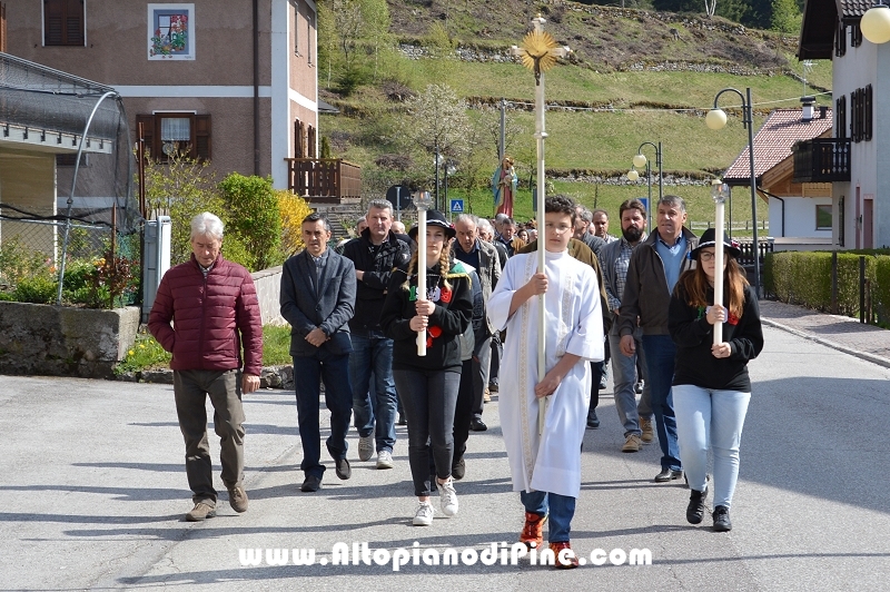 Momenti della processione Madonna del Buon Consiglio a Brusago