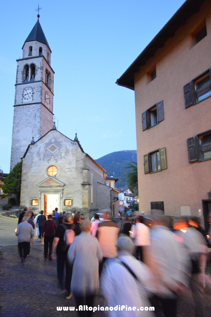 Rosario e processione con fiaccole in onore della patrona Santa Maria Assunta