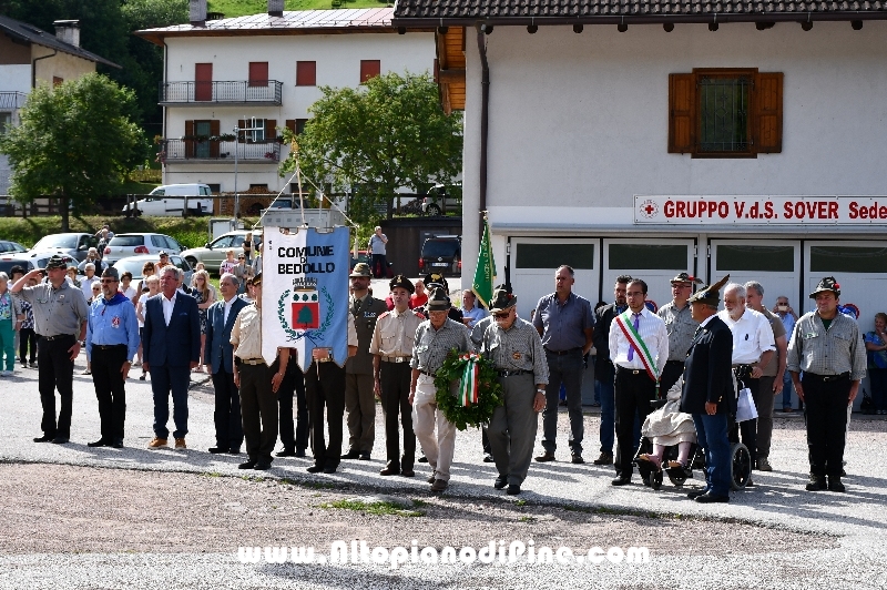 Cerimonia in onore ai caduti e alzabandiera - 85 Alpini Bedollo