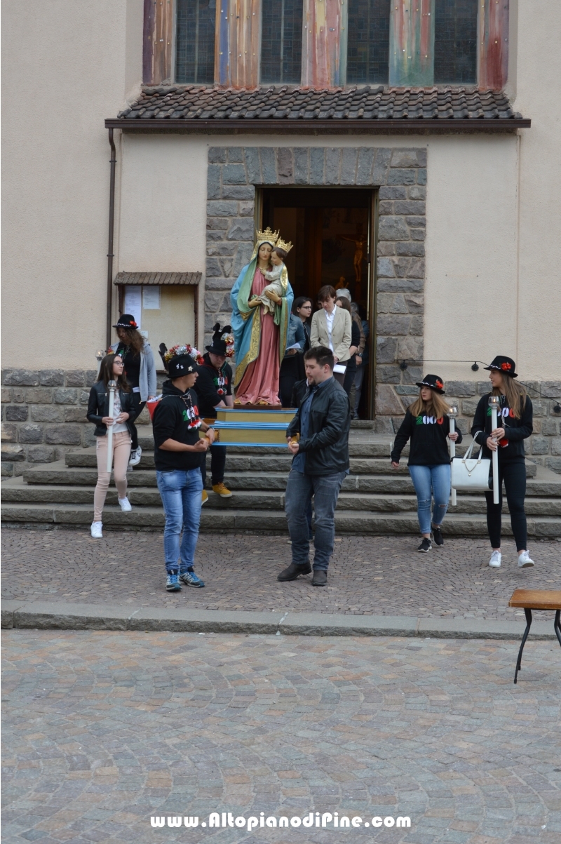 I coscritti dell 1999 che hanno portato la Madonna del Buon Consiglio