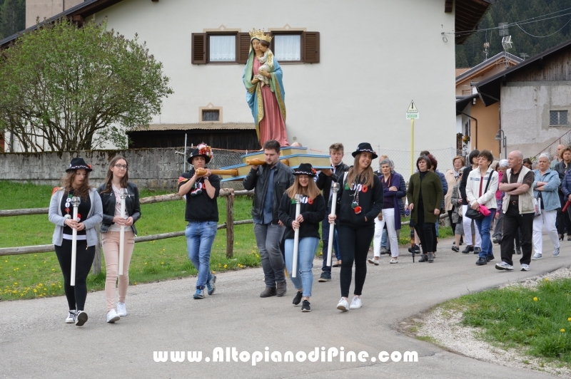 Momenti della processione Madonna del Buon Consiglio a Brusago