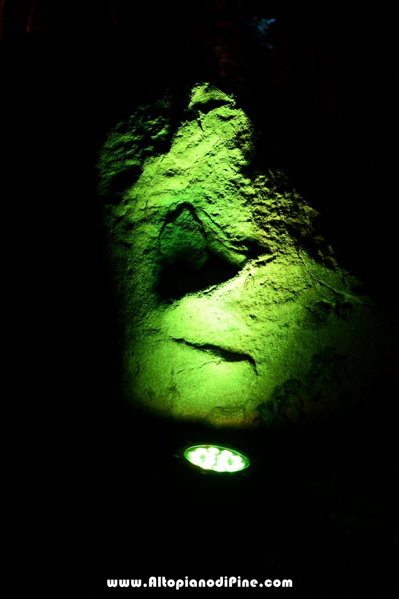 Cascata del Lupo illuminata coi colori della pace 2018