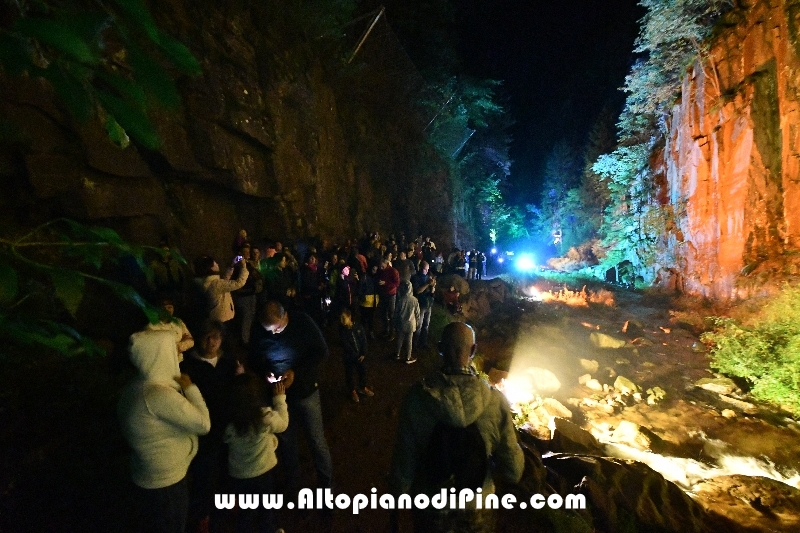 Cascata del Lupo illuminata coi colori della pace 2018