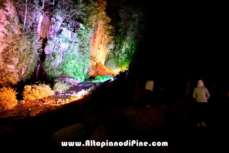 Cascata del Lupo illuminata coi colori della pace 2018