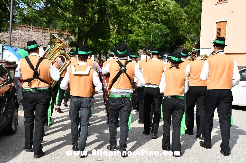 Gemellaggio tra la Banda Cittadina di Carre' ed il  Gruppo Bandistico Folk Pinetano