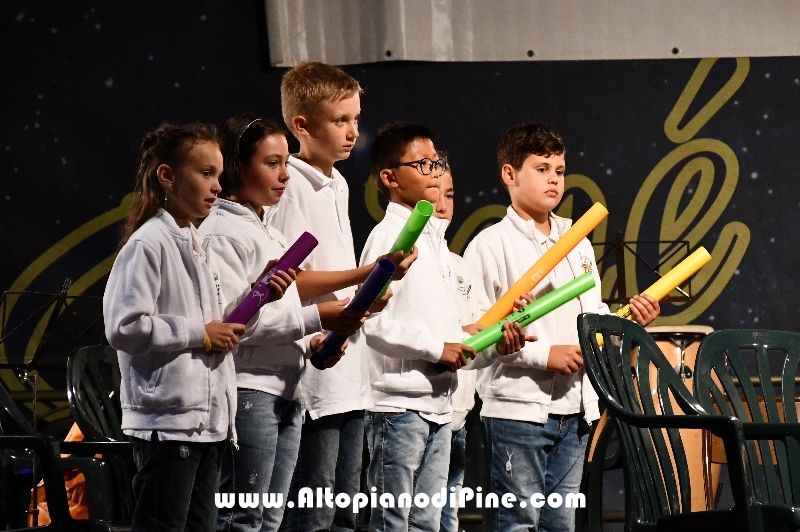 Concerto Banda Giovanile Pine', Gruppo Bandistico Folk Pinetano ed esibizione Majorettes