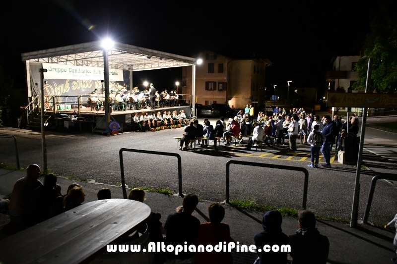 Concerto Banda Giovanile Pine', Gruppo Bandistico Folk Pinetano ed esibizione Majorettes