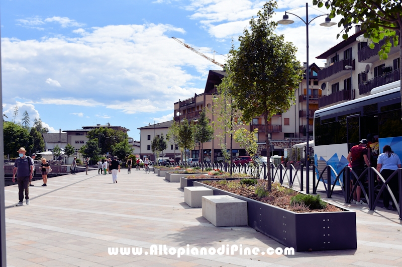 Nuovo arredo urbano Lungolago della Serraia