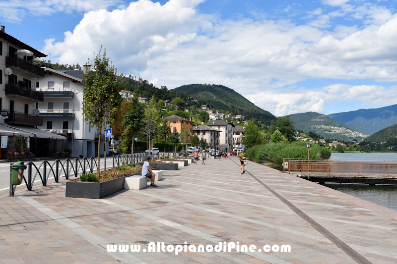Nuovo arredo urbano Lungolago della Serraia
