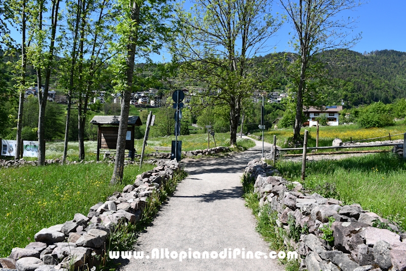 Passeggiata attorno al lago della Serraia