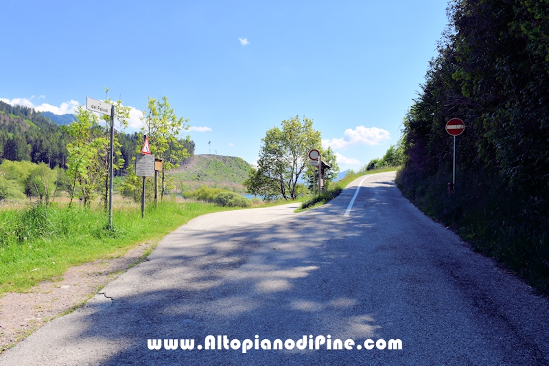 Passeggiata attorno al lago della Serraia