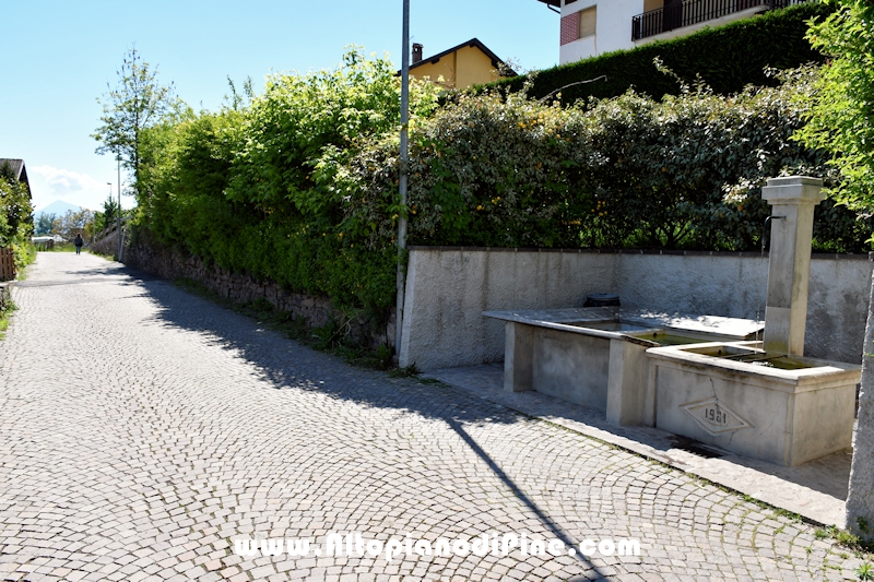 Passeggiata attorno al lago della Serraia
