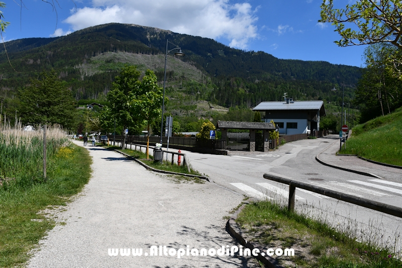 Passeggiata attorno al lago della Serraia