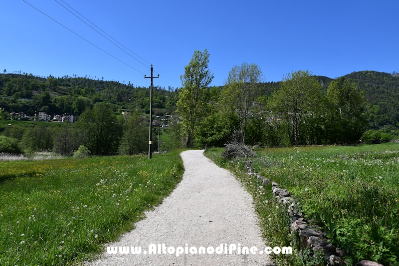 Passeggiata attorno al lago della Serraia