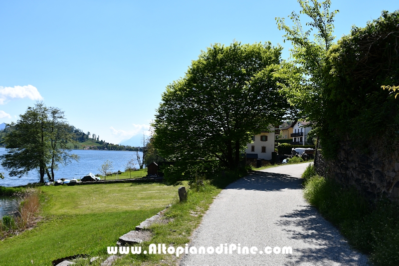 Passeggiata attorno al lago della Serraia