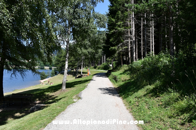 Passeggiata attorno ai laghi di Serraia e Piazze