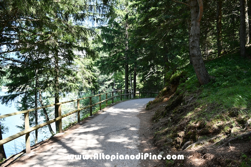 Passeggiata attorno ai laghi di Serraia e Piazze