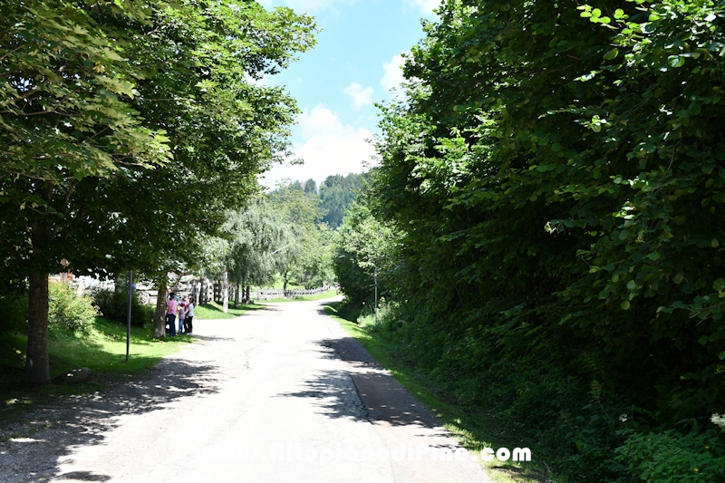 Passeggiata attorno ai laghi di Serraia e Piazze