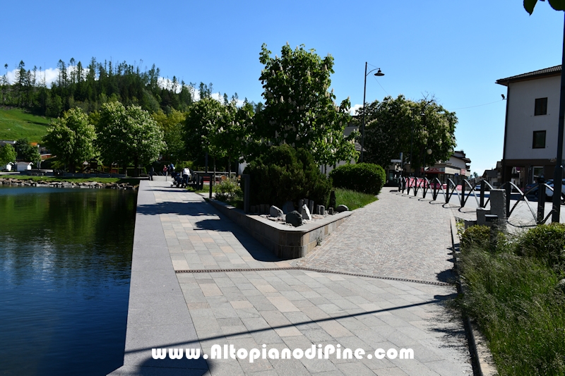 Passeggiata attorno al lago della Serraia