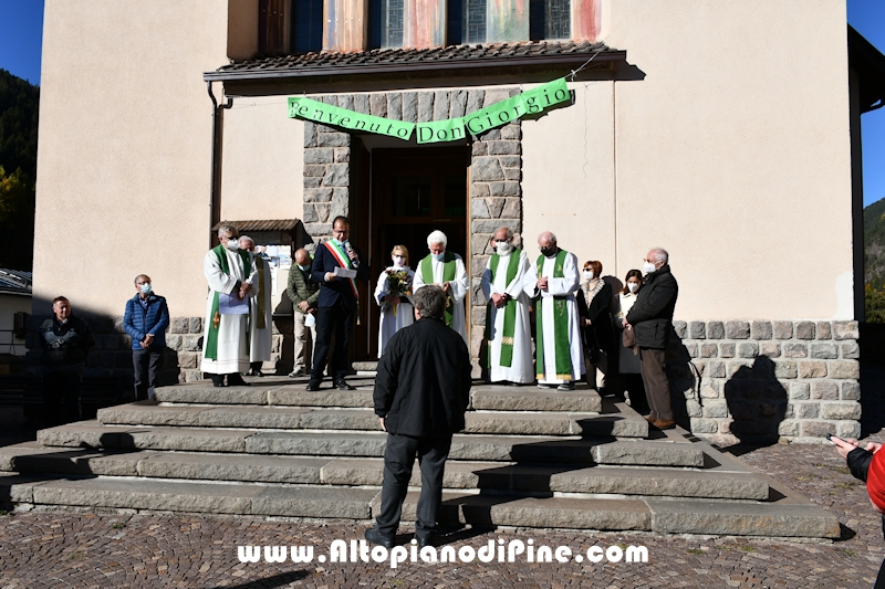 Il saluto ufficiale delle comunità  di Bedollo, Regnana, Piazze, Brusago portato dal sindaco Francesco Fantini