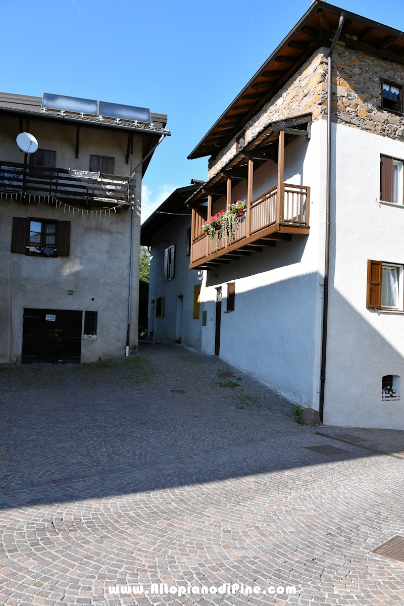 Passeggiata Tressilla - Baselga lungo il rio Silla