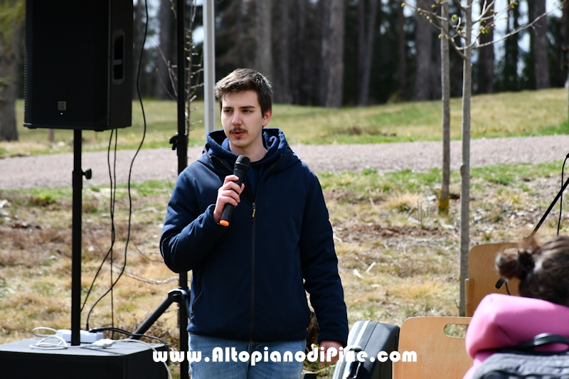 Co.Scienza Festival - piantumazione abeti rossi a Bedolpian - 24 aprile 2022