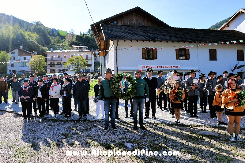 Cerimonia in onore ai caduti e alzabandiera - 90 Alpini Bedollo