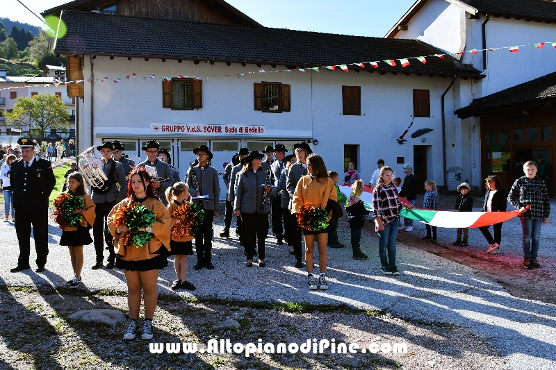 Cerimonia in onore ai caduti e alzabandiera - 90 Alpini Bedollo