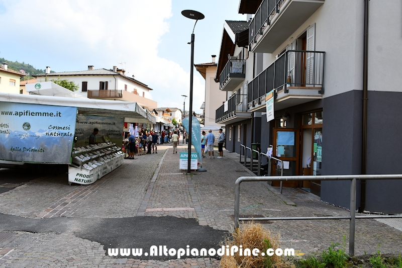 Mercato a Baselga di Piné - luglio 2024