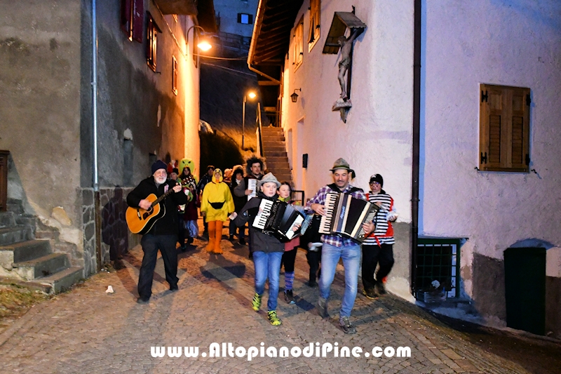 Marti Grass coi Polentoni - Carnevale Bedolero 2024 - Piazze