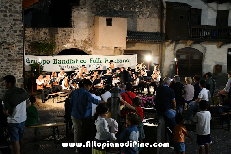 Momenti del concerto Gruppo Bandistico Folk Pinetano