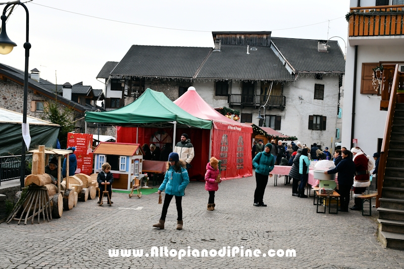 El paes dei Presepi 2025/2026 - foto ANDREA NARDON per www.AltopianodiPine.com El paes dei Presepi 2025/2026