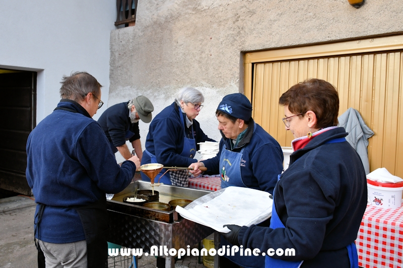 El paes dei Presepi 2025/2026 - foto ANDREA NARDON per www.AltopianodiPine.com El paes dei Presepi 2025/2026