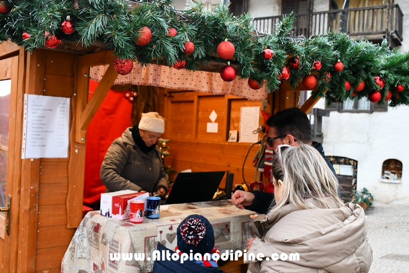El paes dei Presepi 2025/2026 - foto ANDREA NARDON per www.AltopianodiPine.com El paes dei Presepi 2025/2026