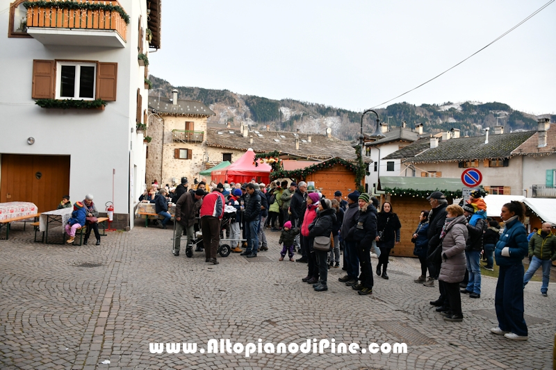 El paes dei Presepi 2025/2026 - foto ANDREA NARDON per www.AltopianodiPine.com El paes dei Presepi 2025/2026