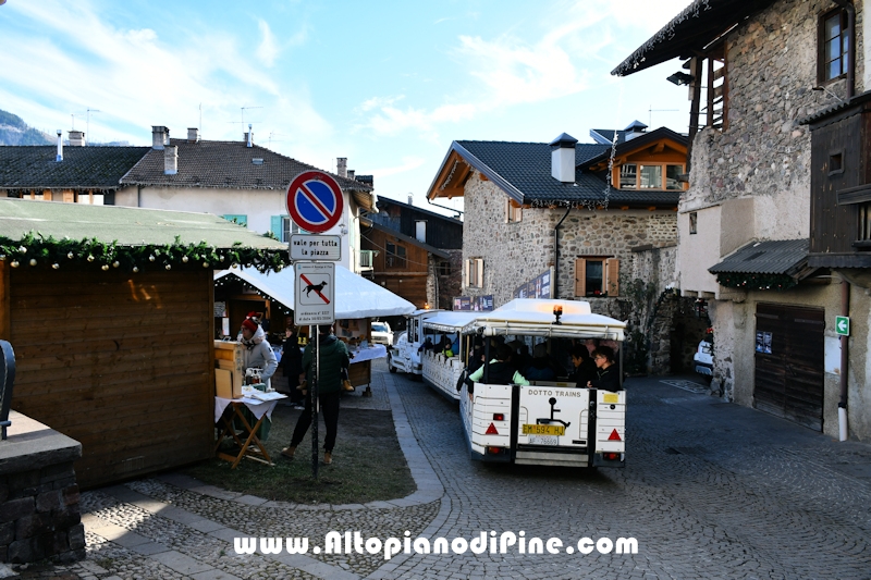 El paes dei Presepi 2025/2026 - foto ANDREA NARDON per www.AltopianodiPine.com El paes dei Presepi 2025/2026